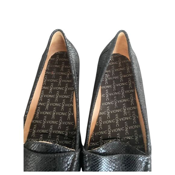 Vionic Chill Larrun Loafers Black Leather Snake Print Pull On US 7 - Picture 2 of 11